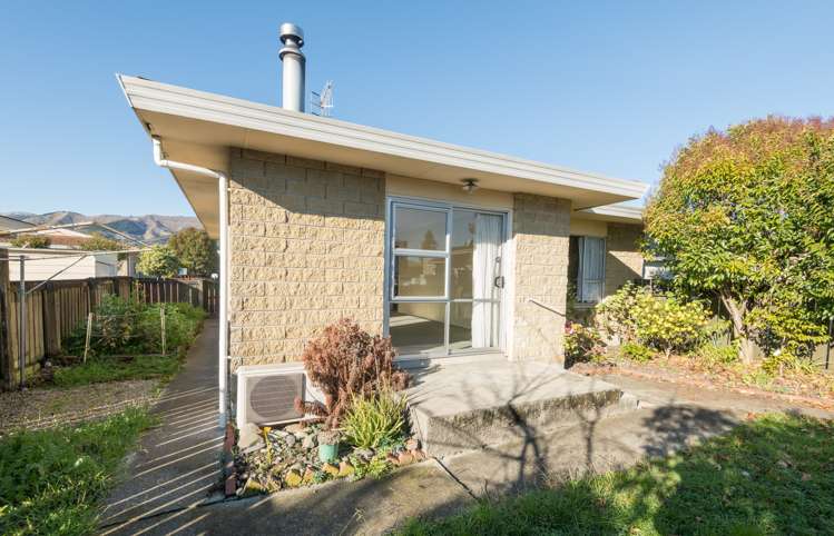 2/13 Gladstone Road Richmond_2