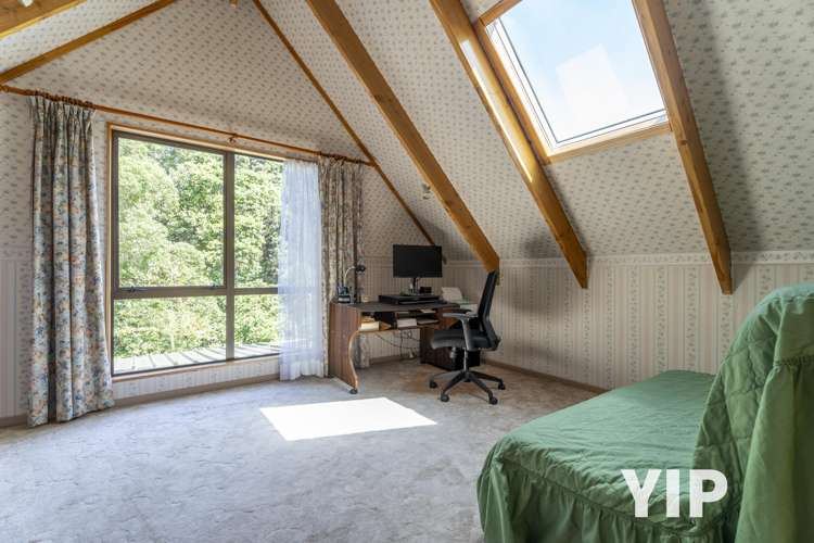 9a Victory Crescent Tawa_10