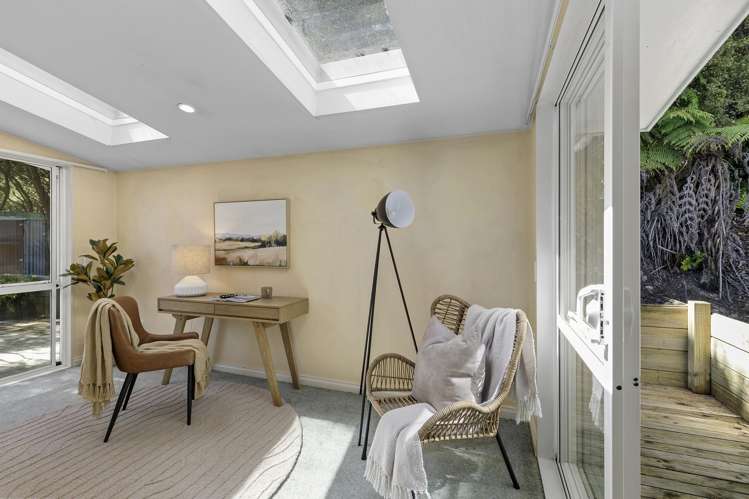 233A Whites Line East Waiwhetu_11