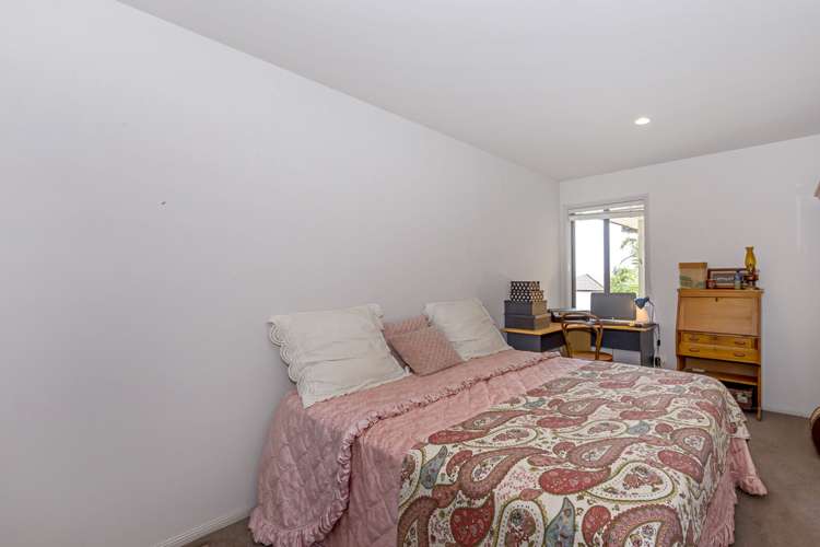 127 Alec Craig Way Gulf Harbour_19