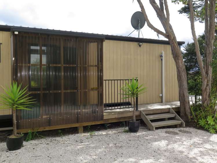 10 Cross st Raglan_16
