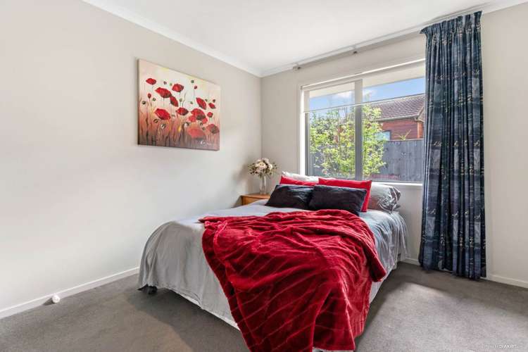 38 Sunningdale Street Wattle Downs_14