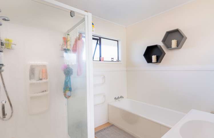 1 Ewing Grove Acacia Bay_19