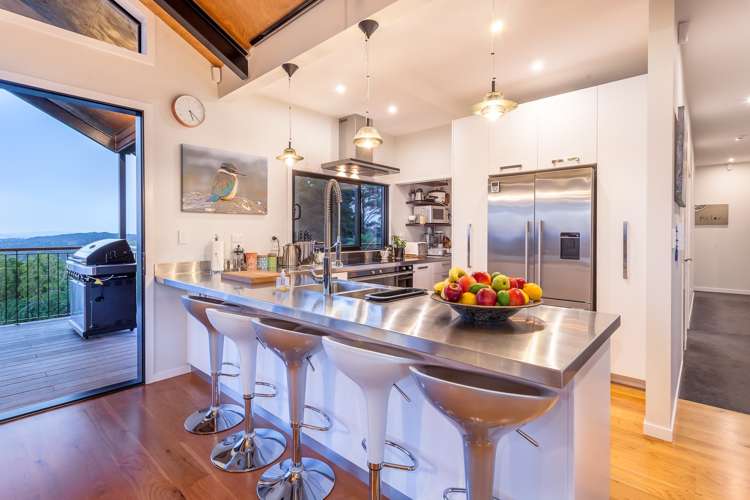 287 Forest Hill Road Waiatarua_4