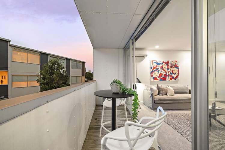 2a/8 Fisher-Point Drive Auckland Central_2