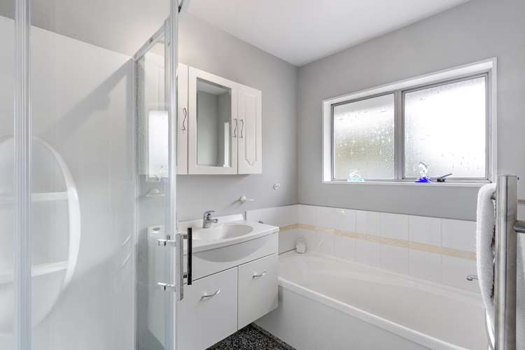 2/12 Kawau Crescent Bromley_8