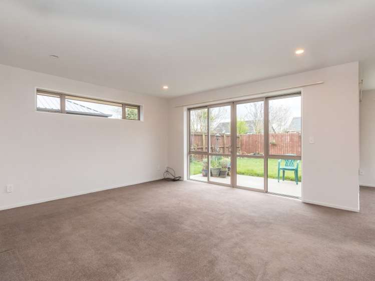 9 Woodham Courts Linwood_17