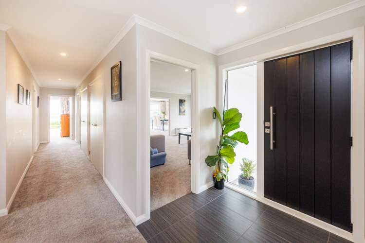 11 Saint Heliers Grove Fitzherbert_8