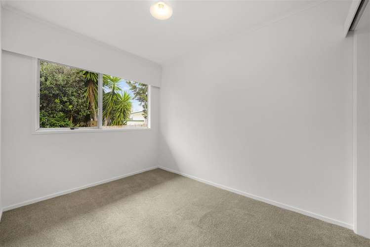 2/11a Bayside Avenue Te Atatu Peninsula_7