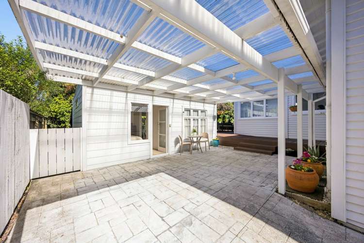 16 Locarno Avenue Sandringham_13