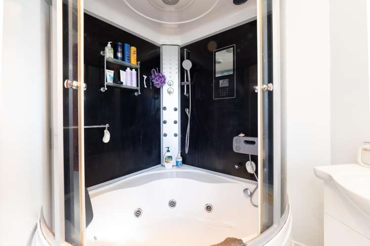 4 Reddecliffe Crescent Hampstead_12