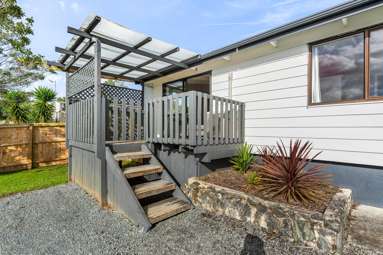 102a Tauroa Street_1