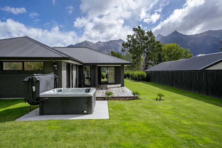 11 Walter Place Glenorchy_16