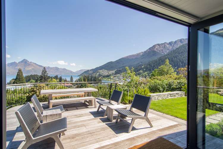 2 York Street Queenstown_24