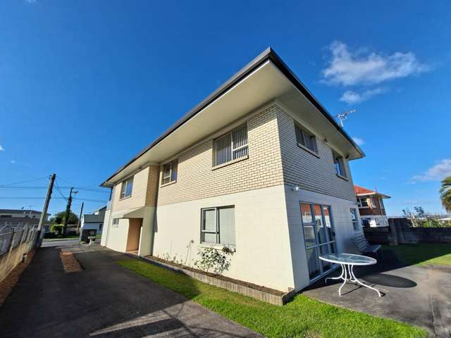 91 Royal View Road Te Atatu South_1