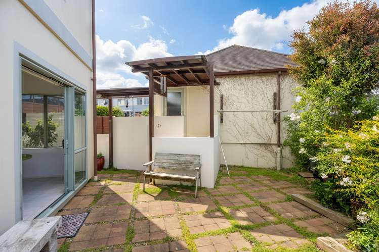 280 Alec Craig Way Gulf Harbour_16