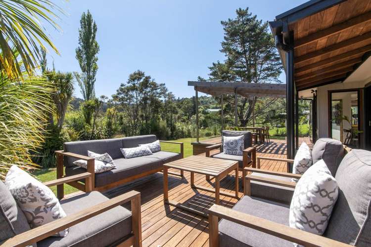 8 Landing Road Titirangi_6