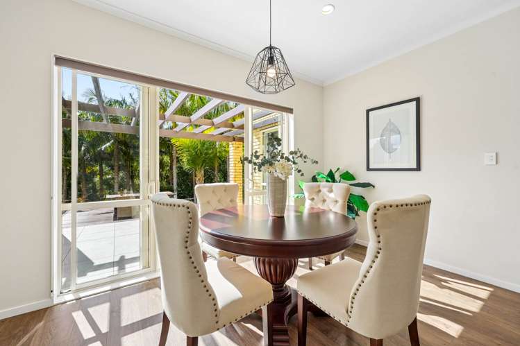 12 Oakford Park Crescent Greenhithe_11