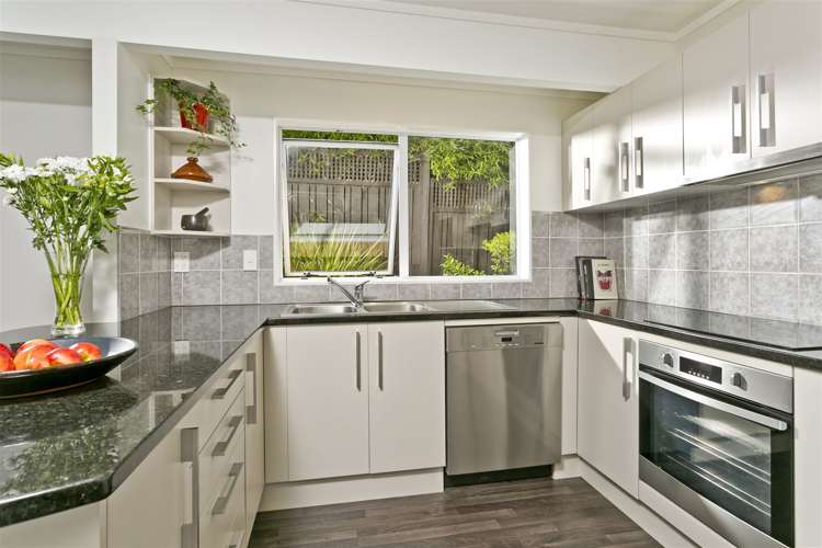 2/33 Harley Road Takapuna_6