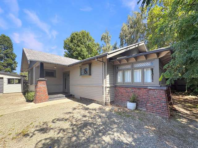 HOKOWHITU - 3 BEDROOMS