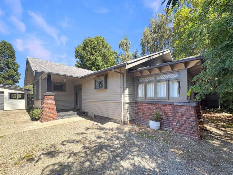 374 College Street_0