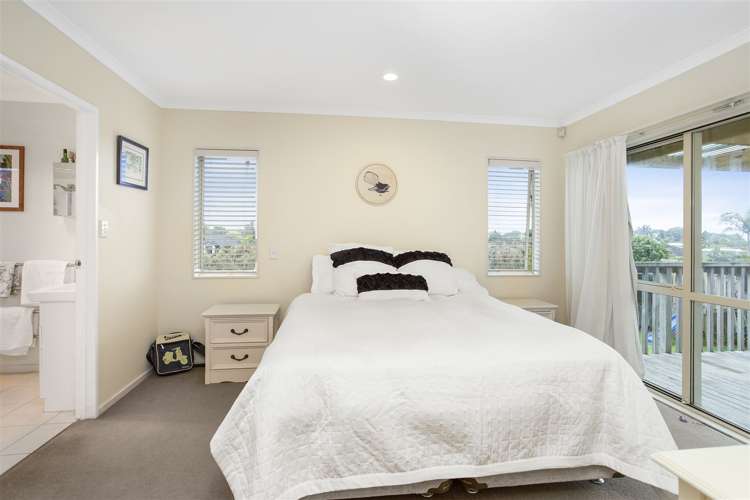 70 Intrepid Crescent Beachlands_11