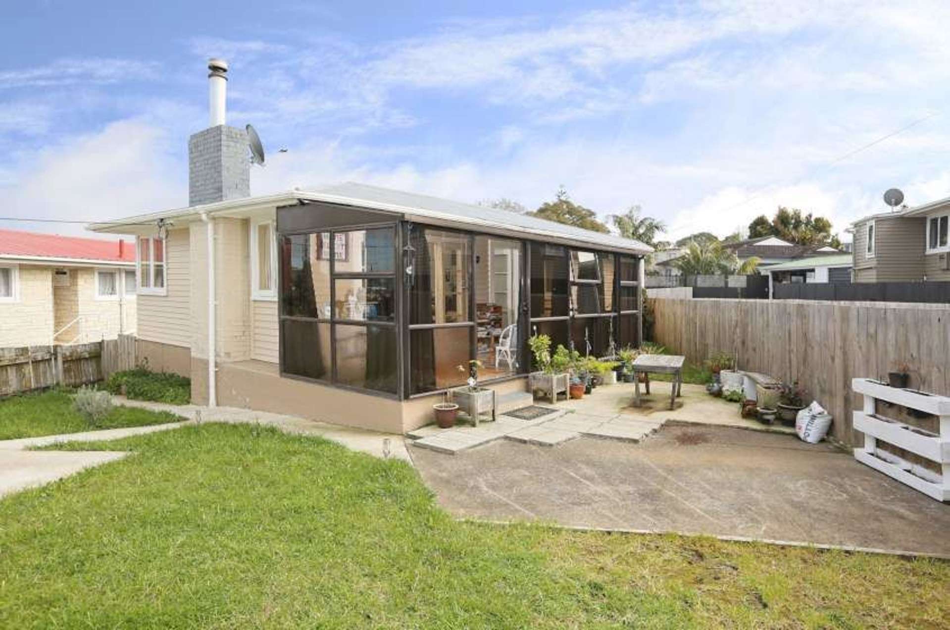 25b Chorley Avenue Massey_0