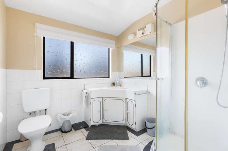 16 Lagoon Avenue Albert Town_18