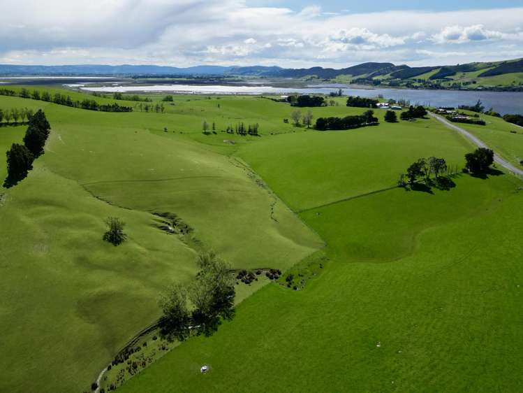 93 Baker Road, 66 Waihola Hill Road and Berwick Road Clarendon_12