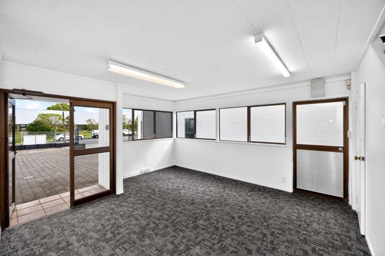 50 Parkway Drive Albany_11