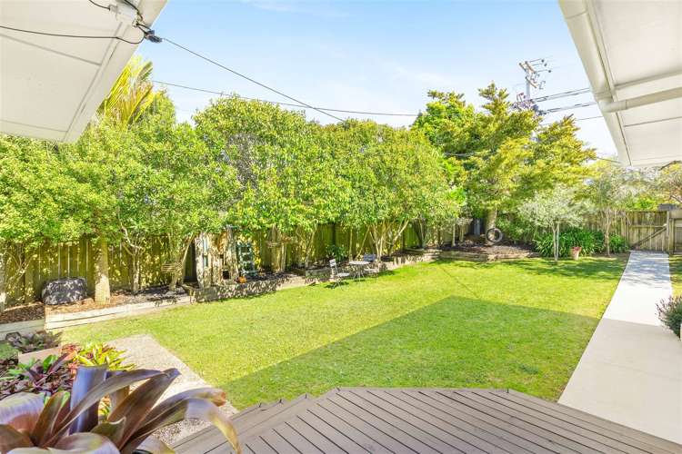 1/10 Neil Avenue Te Atatu Peninsula_17