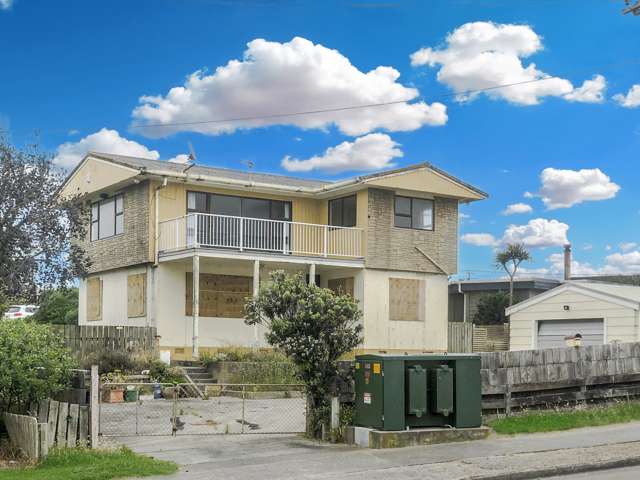 A renovators dream on Ocean Beach