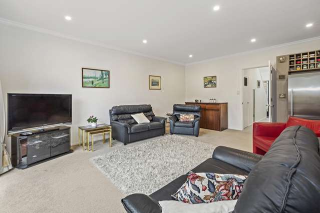 63 Futuna Close Karori_3