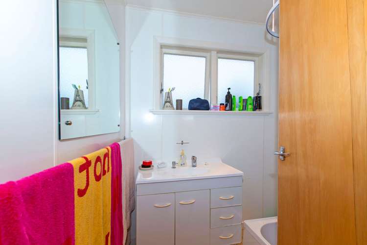 81 Riverside Drive Waiwhetu_8