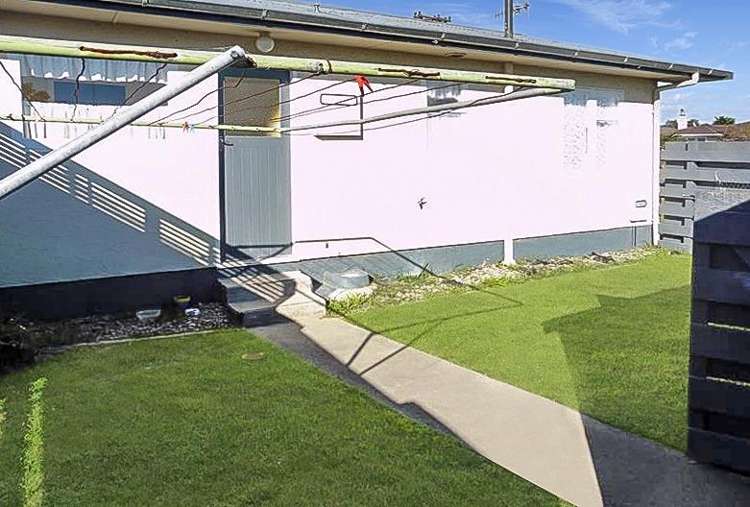 1/3 Merton Crescent 2109_6