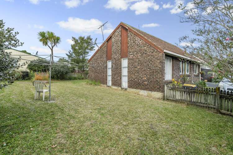 2/30 Takapu Street Henderson_0