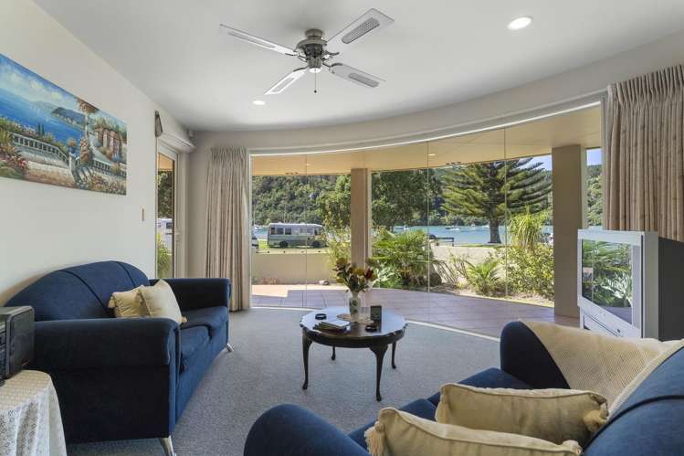 301 Beach Road Whangamata_24