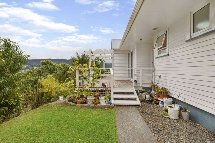 24 Bartlett Grove Tawa_15