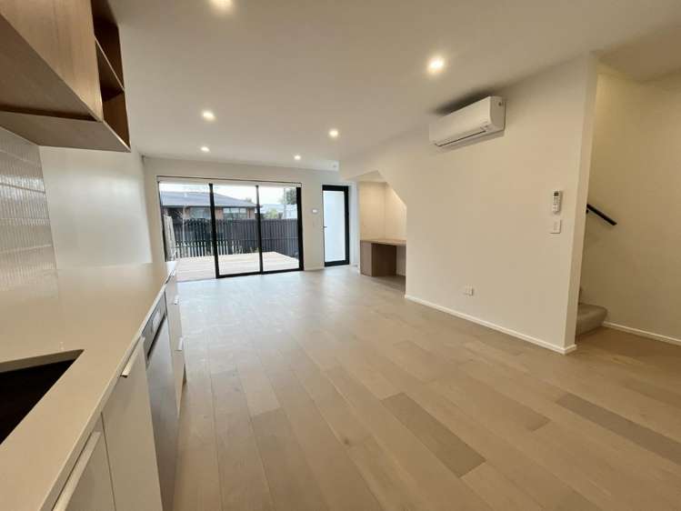 5/2 Deloraine Street Somerfield_5