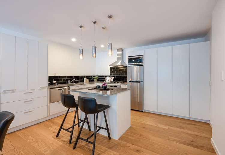 204/1 Beetham Street Queenstown_2