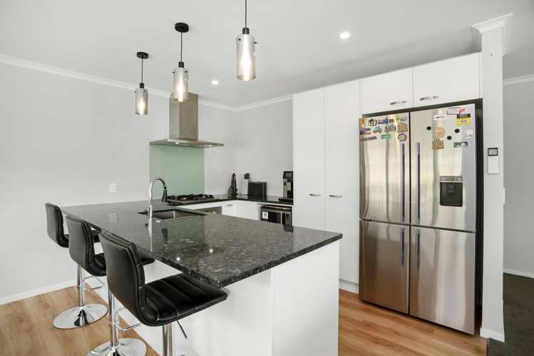 15 Grovedale Square Wainuiomata_5