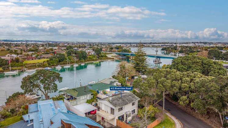 Flat 4/2 Riverview Road Panmure_1