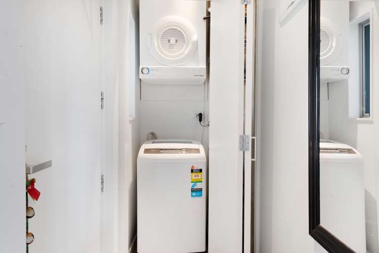 E4/71 Spencer Road Oteha_15