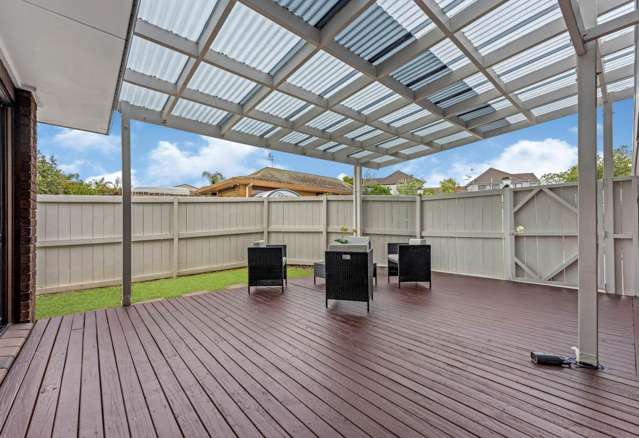 1/16 Parramatta Place Botany Downs_1