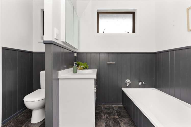 8 Elizabeth Place Clive_9