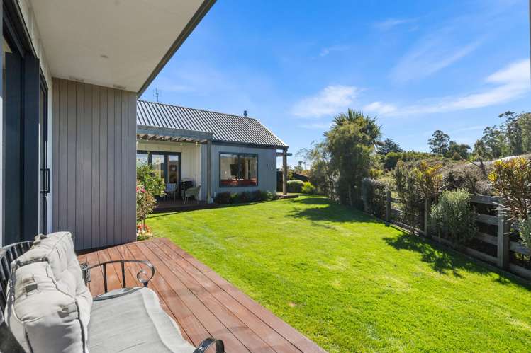 32 Carnaveron Drive Lincoln_31