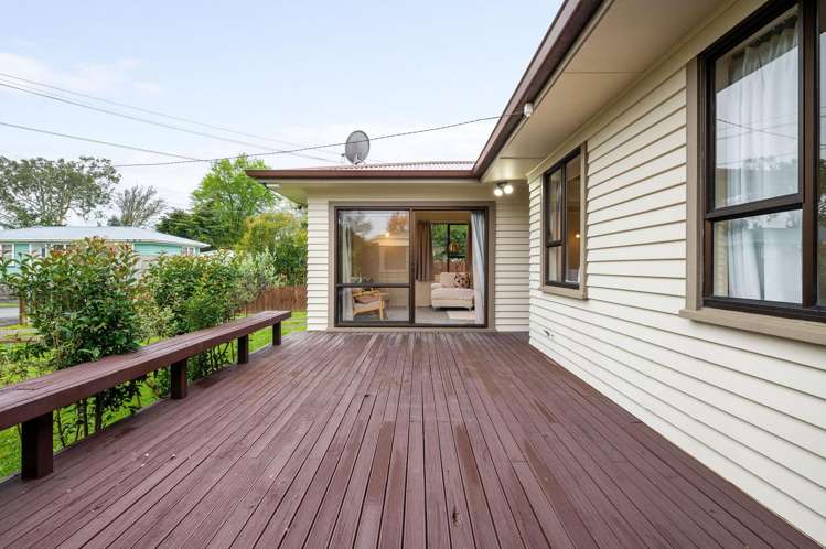 66 Southsea Crescent Silverdale_5