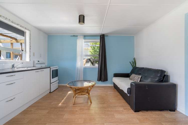 211a The Square Whangamata_13