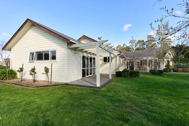 52 Willow Park Drive Opaki_3