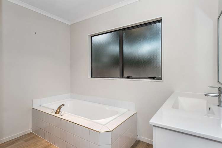 7 Plymouth Place Fairview Downs_11
